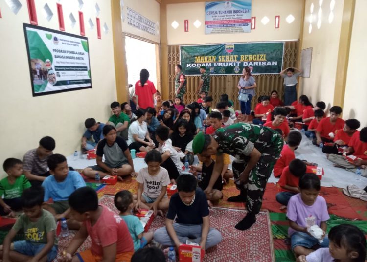 Kodam I/BB melaksanakan Program Makan Sehat Bergizi di Panti Asuhan Talenta Delpita, Jalan Bunga Bangsa Ujung, Kelurahan Kwala Bekala, Kecamatan Medan Johor, Kota Medan.(Satunusantara news/HO-Pendam I/BB).