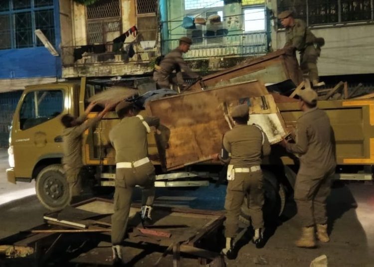 Pemerintah Kota  Medan, saat melaksanakan penertiban dan penataan pedagang Kaki Lima  di seputaran Pasar Sambu Kota Medan.(Satunusantara news/HO-Diskominfo Medan)