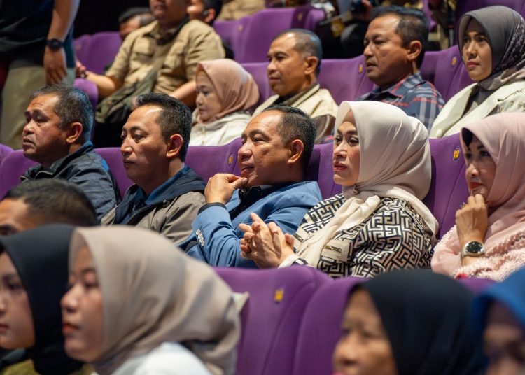 Panglima TNI Jenderal TNI Agus Subiyanto (tiga kanan) saat menghadiri acara gala premiere film BELIEVE yang digelar di XXI Plaza Senayan, Jakarta Pusat.(Satunusantara news/HO-Puspen TNI).