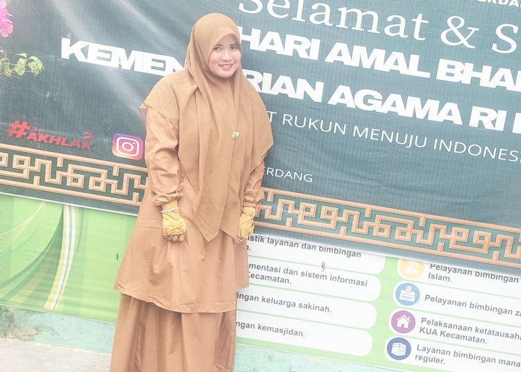Ustazah Jamilah yang mengajarkan Al Qur'an di kalangan masyarakat Desa  akhirnya diangkat menjadi PPPK di  Kementerian Agama Deli Serdang. (Satunusantara news/HO-Humas Kanwil Kemenag Sumut)