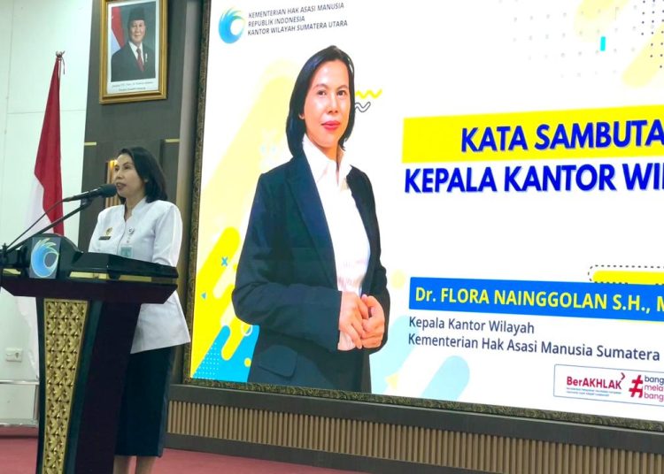 Kepala Kantor Wilayah KemenHAM Sumut, Flora Nainggolan, ketika membuka acara  In House Training Peningkatan Kompetensi SDM Pegawai dan diikuti oleh seluruh jajaran di lingkungan kerja Kanwil KemenHAM Sumut, termasuk dari wilayah kerja Kepulauan Riau di Aula Soepomo, Medan.(Satunusantara newsHO-HO-Kanwil KemenHAM Sumut)