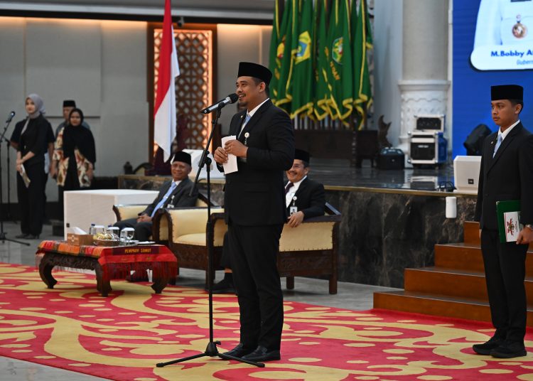 Gubernur Sumatera Utara Muhammad Bobby Afif Nasution, saat  melantik lima Pejabat Pimpinan Tinggi Pratama (eselon II) di jajaran Pemprov Sumut.(Satunusantara news/HO-Diskominfo Sumut).