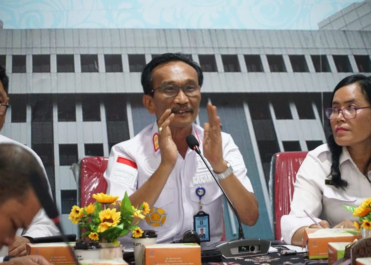 Kakanwil Kemenkum Sumut, Ignatius Silalahi (tengah) saat menyampaikan sambutan.(Satunusantara newsHO-Kemenkum Sumut)