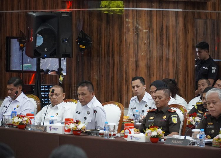 Kepala Rutan Kelas I Medan Andi Surya (empat kiri ) saat menghadiri RDP Komisi III  DPR RI di Mapolda Sumut.(Satunusantara news/HO-Rutan Medan).