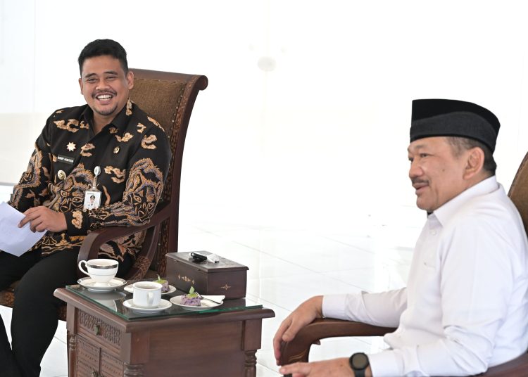 Gubernur Sumut  Bobby Nasution kiri) saat menerima kunjungan Kepala Baznas RI Noor Achmad di Kantor Gubernur Sumut.(Satunusantara news/HO-Diskominfo Sumut).