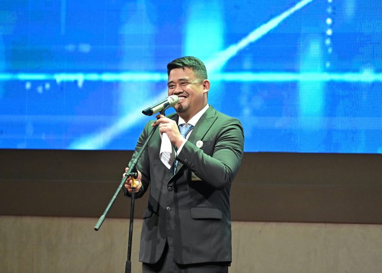 Gubernur Sumut Muhammad Boby Afif Nasution, saat meluncurkan UHC Probis  Sumut Berkah di Lubuk Pakam, Kabupaten Deliserdang.(Satunusantara news/HO-Diskominfo Sumut)