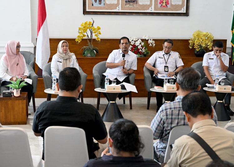 Kepala Biro Organisasi Setdaprov Sumut Dedi Jaminsyah Putra, dalam konferensi pers di Lobby Dekranasda, Kantor Gubernur Sumut.(Satunusantara news/HO-Diskominfo Sumut).