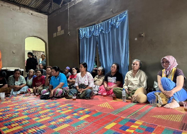 Warga masyarakat  Sihaporas, Kecamatan Pematang Sidamanik, Kabupaten Simalungun, yang mendapat perlakuan kasar dari  petugas keamanan PT. Toba Pulp Lestari .(Satunusantara news/HO-Kanwil KemenHAM Sumut).