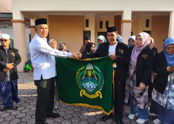 Kakanwil Kemenag berangkatkan kontingen Sumut ikuti MQKI 2025 di Sulawesi Selatan
