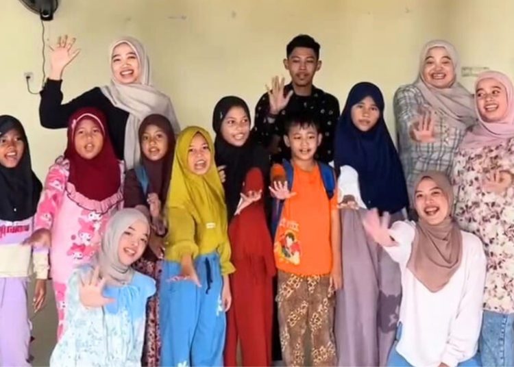 Kemenkumh Sumut  berkolaborasi dengan Komunitas AS) Mengajar dari Tangerang Selatan dan Jakarta Utara, menyelenggarakan kegiatan sosialisasi yang berfokus pada inklusivitas, empati, dan dampak negatif bullying, dalam memperingati Hari Sumpah Pemuda Tahun 2025.(Satunusantara news/HO-Kanwil Kemenkum Sumut).