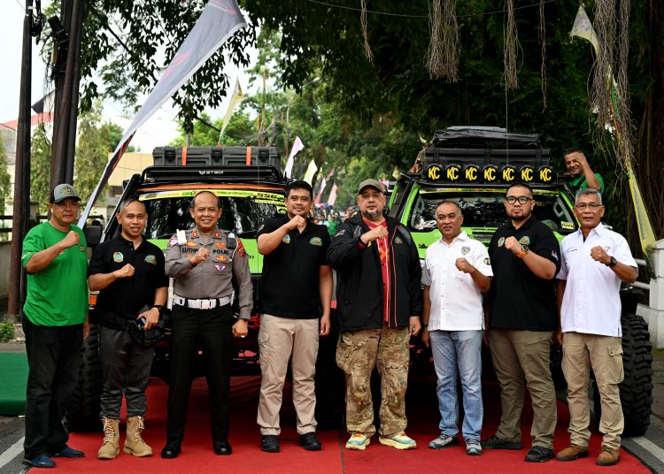 Gubernur Sumut  Muhammad Bobby Afif Nasution (empat kiri) usai melepas peserta GIXA North Sumatera ke-9 Tahun 2025 di halaman belakang Kantor Gubernur Sumut.(Satunusantara news/HO-Diskominfo Sumut).