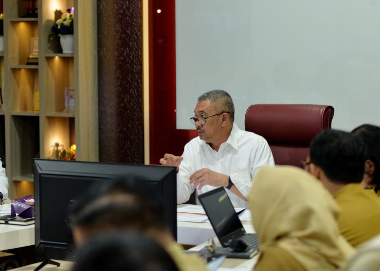 Sekdaprov Sumut,  Sulaiman Harahap, saat  menghadiri Rakor  Pengendalian Inflasi tahun 2025 di Kantor Gubernur Sumut.(Satunusantara news/HO-Diskominfo Sumut).