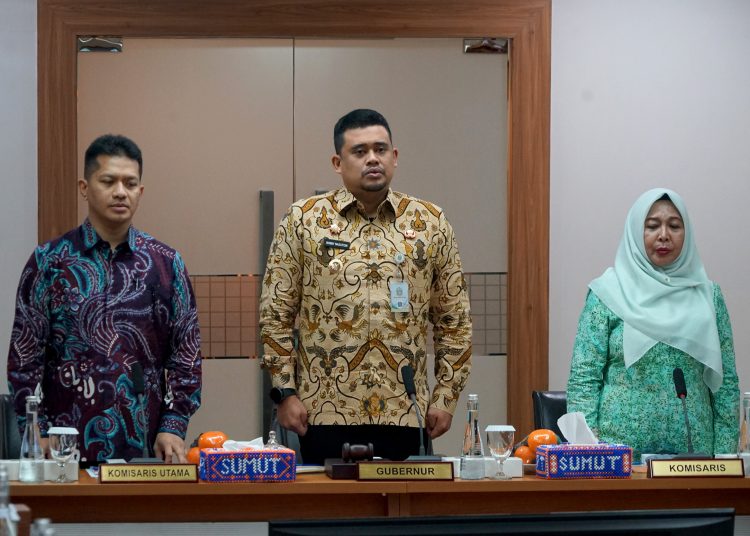 Gubernur Sumut Muhammad Bobby Afif Nasution (tengah) saat memimpin Rapat Umum Pemegang Saham Luar Biasa (RUPS LB) PT Bank Sumut di Medan.(Satunusantara news/HO-Diskominfo Sumut).
