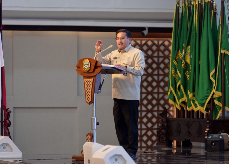 Sekdaprov Sumut, Togap Simangunsong, saat memimpin Diseminasi Hasil Rakor Sekda dan Kepala Bappeda se-Indonesia Terkait Sinergitas Kebijakan Nasional, di Aula Raja Inal Siregar, Kantor Gubernur Sumut.(Satunusantara news/HO-Diskominfo Sumut).