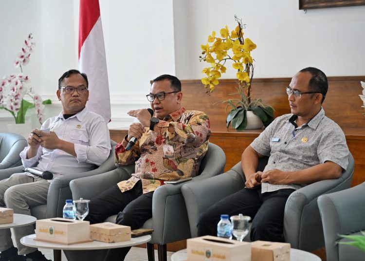 Kepala Bapeg Sumut Sutan Tolang Lubis, dalam konferensi pers di Lobby Dekranasda, Kantor Gubernur Sumut.(Satunusantara news/HO-Diskominfo Sumut).