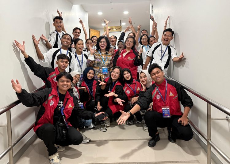 Tim Culture  Unimed  meraih prestasi The Best Performance pada event Internasional IMT-GT ke-24 yang dilaksanakan di kampus Thanksin University Thailand.(Satunusantara news/HO-Humas Unimed).