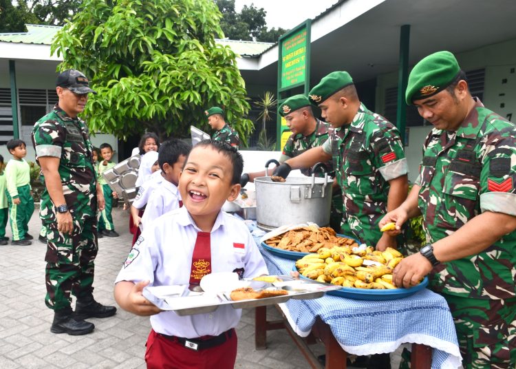 Kodam I/BB  menggelar kegiatan Makan Bergizi Gratis (MBG) kepada siswa Sekolah Kartika di Kelurahan Helvetia Tengah, Kecamatan Medan Helvetia, Kota Medan.(Satunusantara news/HO-Pendam I/BB).