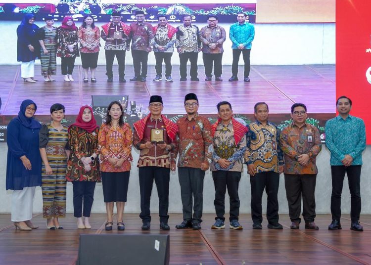 Kepala BKN RI  Prof. Dr. Zudan Arif Fakrulloh, SH.MH (tengah) pada acara  kuliah umum di Fakultas Hukum UNPRI Medan.(Satunusantara news/HO-Humas UNPRI).