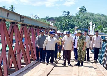 Gubernur Sumut dampingi Presiden RI tinjau progres pembangunan jembatan dan pengungsi korban Bencana di Tapsel