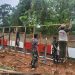 Kodim 0211/Tapteng bersama 023/KS percepat pembangunan MCK pengungsi di GOR Pandan