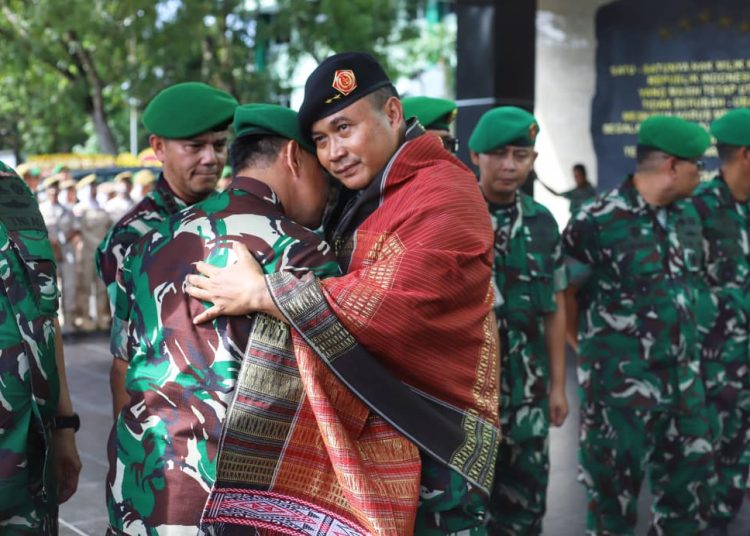 Para pejabat utama  Kodam I/BB,saat melepas Mayjen TNI Rio Firdianto di Makodam I/BB.(Satunusantara news/HO-Pendam I/BB)