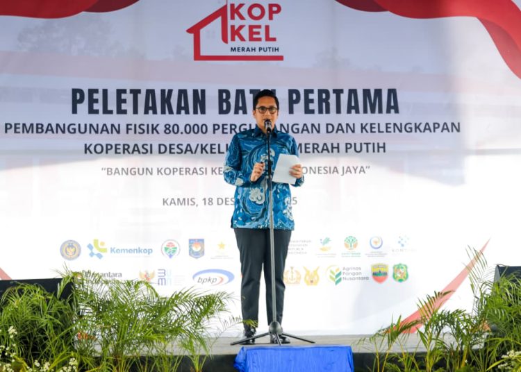 Wali Kota Medan Rico Tri Putra Bayu Waas, saat 
peletakan batu pertama (pembangunan KKMP Kota Medan di Kelurahan Tanjung Selamat, Kecamatan Medan Tuntungan.(Satunusantara news/HO-Diskominfo Medan)