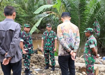 Pangdam I/BB beserta rombongan tinjau pembangunan jembatan Aramco di Kabupaten Langkat