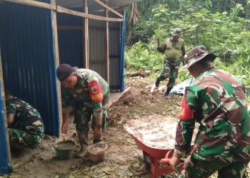Satgas Kodam I/BB bangun MCK di lokasi pengungsian HKBP Dusun I Pagaran Pinasa Tapteng