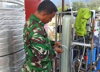 Satgas Kodam I/BB laksanakan pemasangan mesin water treatment dari Kemenhan di pengungsian Hutanabolon Tapteng