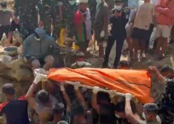 Satgas Kodam I/BB berhasil temukan korban yang tertimbun tanah longsor di Sibolga