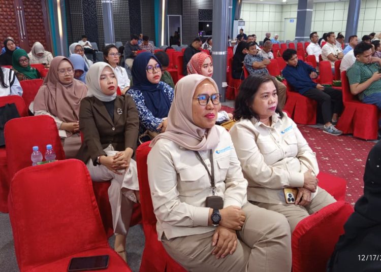 Kanwil KemenHAM Sumut dan Wilayah Kerja Kepulauan Riau diwakili Kabid Pelayanan dan Kepatuhan (PDK), Sondang Berliana, dan Penyuluh HAM Sri Diyah Utari, saat mengikuti sosialisasi narkotika di Auditorum UMSU Medan.(Satunusantara news/HO-Kanwil KemenHaM Sumut).
Direktur BNNP Sumut Zulkarnain Nasution, dalam sosialisasi di Medan, Rabu (17/12) mengatakan t