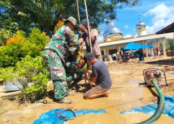 Satgas Kodam I/BB buat sumur bor di lokasi pengungsian Masjid Nurul Ikhwan dan MTs Onan Tukka Tapteng
