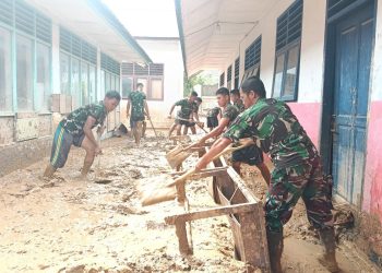 Satgas Kodam I/BB laksanakan pembersihan fasiltas pendidikan SD Negeri 1 A Tukka di Tapteng