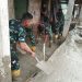 Satgas Kodim 0212/TS bersama Polri lanjutkan kegiatan pembersihan dampak banjir di Batangtoru Tapsel
