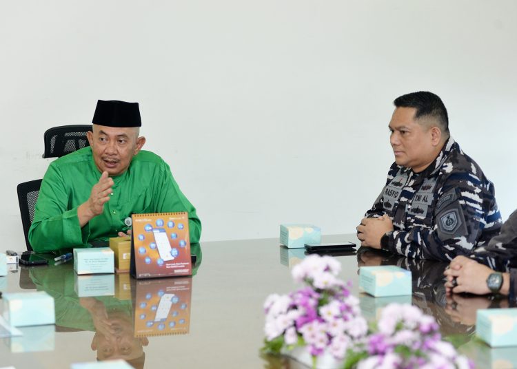 Pj Sekdaprov Sumut,  Sulaiman Harahap (kiri) saat menerima  Panitia Pelaksana APCS 2026 di ruang kerja Sekdaprov Sumut, Kantor Gubernur Sumut.(Satunusantara newsHO-Diskominfo Sumut).