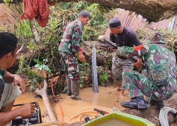 Satgas Kodam I/BB laksanakan pembuatan sumur bor di lokasi pengungsian SDN Sipange 2 Tukka Tapteng