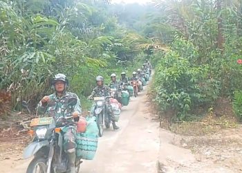 Koramil 22/Tarutung distribusikan logistik bagi warga terdampak bencana alam di Desa Parbubu Dolok Taput