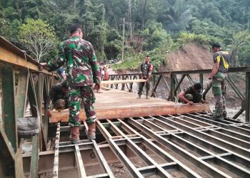 Satgas Yonzipur I/DD rampungkan pemasangan Jembatan Bailey di Desa Aek Nabara Tapsel