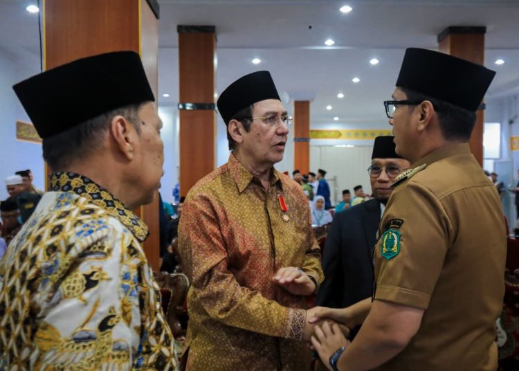 Wali Kota Medan Rico Tri Putra Bayu Waas (kanan) pada acara Musda IX MUI Kota Medan di Aula Kantor MUI Medan.(Satunusantara news/HO-Diskominfo Medan).