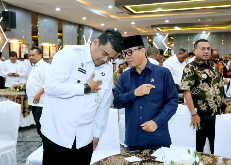 Gubernur Sumut,Bobby Nasution  (kiri) bersama Menteri Desa dan Pembangunan Daerah Tertinggal Yandri Susanto di Jakarta.(Satunusantara news/HO-Diskominfo Sumut).