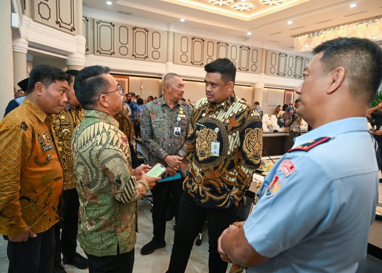 Gubernur Sumut Muhammad Bobby Afif Nasution, (tengah) pada acara Rencana Aksi Daerah Penataan Kawasan Perkotaan dan Kawasan Pariwisata di Aula Raja Inal Siregar, Rumah Dinas Gubernur Sumut.(Satunusantara news/HO-Diskominfo Sumut).