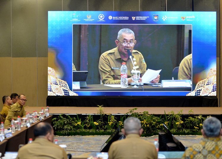 Sekdaprov Sumut, Sulaiman Harahap,  pada Rakorwil Percepatan dan P2DD serta High Level Meeting TP2DD di wilayah kerja Kantor Perwakilan Bank Indonesia Provinsi Sumut.(Satunusantara news/HO-Diskomnfo Sumut)
