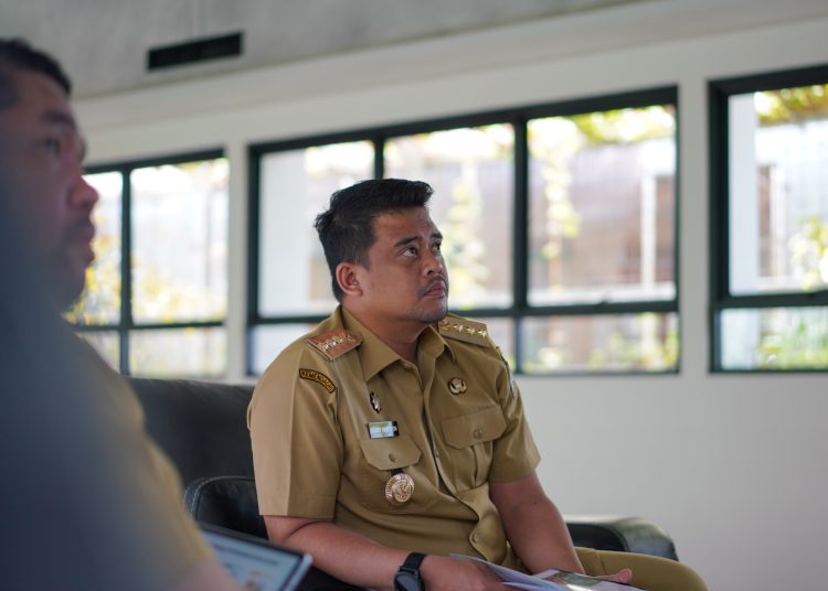 Gubernur Sumut Muhammad Bobby Afif Nasution, saat rapat virtual dengan DEN dari kediaman pribadinya di Komplek Tasbih, Medan.(Satunusantara news/HO-Diskominfo Sumut).