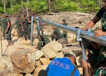 Satgas Kodam I/BB bersama warga dukung penyediaan air bersih di Kelurahan Tukka Tapteng