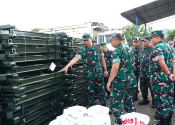 Pangdam I/BB tinjau proses pemindahan delapan unit Jembatan Modular Type 3-1 di Titi Papan Medan