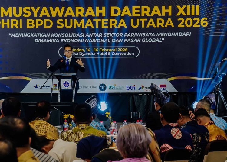 Wali Kota Medan Rico Tri Putra Bayu Waas, pada acara pengukuhan pengurus PHRI BPD Sumut di Hotel Santika.(Satunusantara news/HO-Diskominfo Medan).