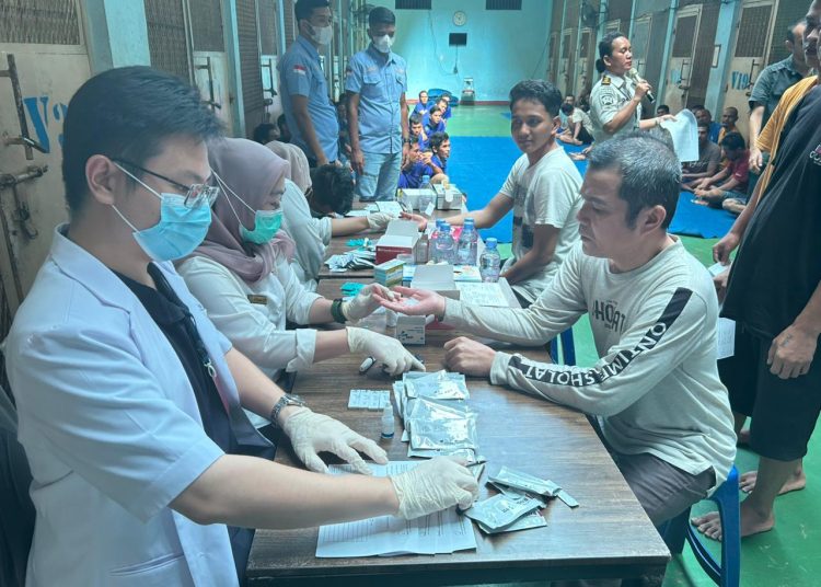 Lapas Kelas I Medan,saat  melaksanakan kegiatan pemeriksaan kesehatan bagi warga binaan bekerja sama dengan Puskesmas Helvetia, Medan Plus, dan Galatea.(Satunusantara news/HO-Lapas Kelas I Medan)