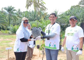 PLN UID Sumut gelar aksi tanam pohon di Tapteng peringati Hari Bumi Sedunia