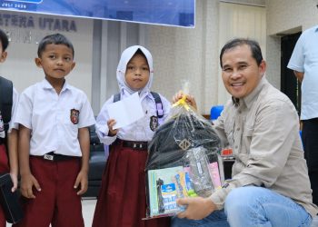 PLN UID Sumut salurkan bantuan paket pendidikan siswa SD Negeri 027089 Binjai peringati HAN 2026