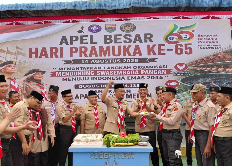 Kepala Lapas Kelas I Medan, Fonika Affandi (sembilan dari kiri) pada acara perigatan HU Pramuka ke-65 Tahun 2026 di Lapas Medan.(Satunusantara news/HO-Lapas Medan).